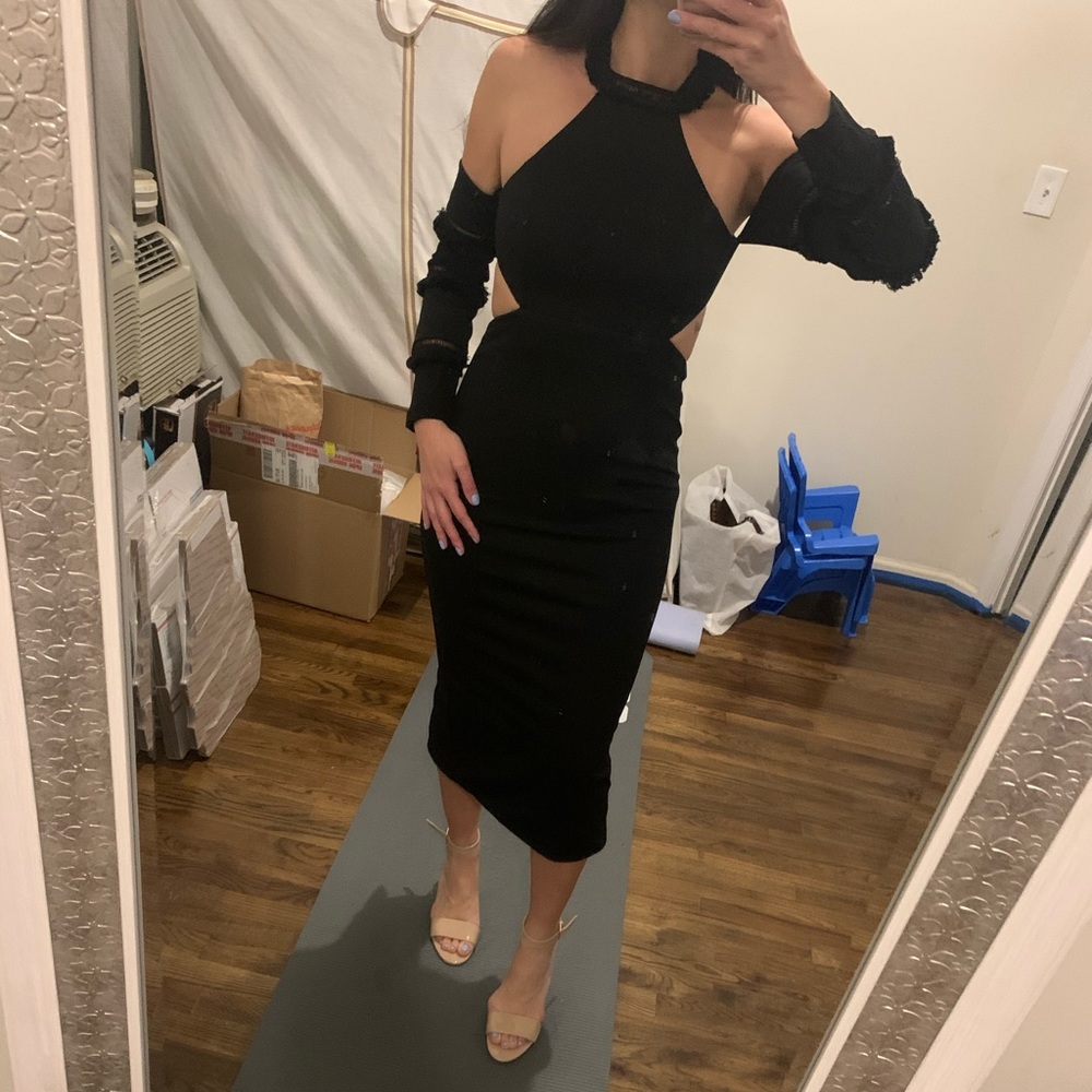 NWT sexy cold shoulder sleeved midi dress
